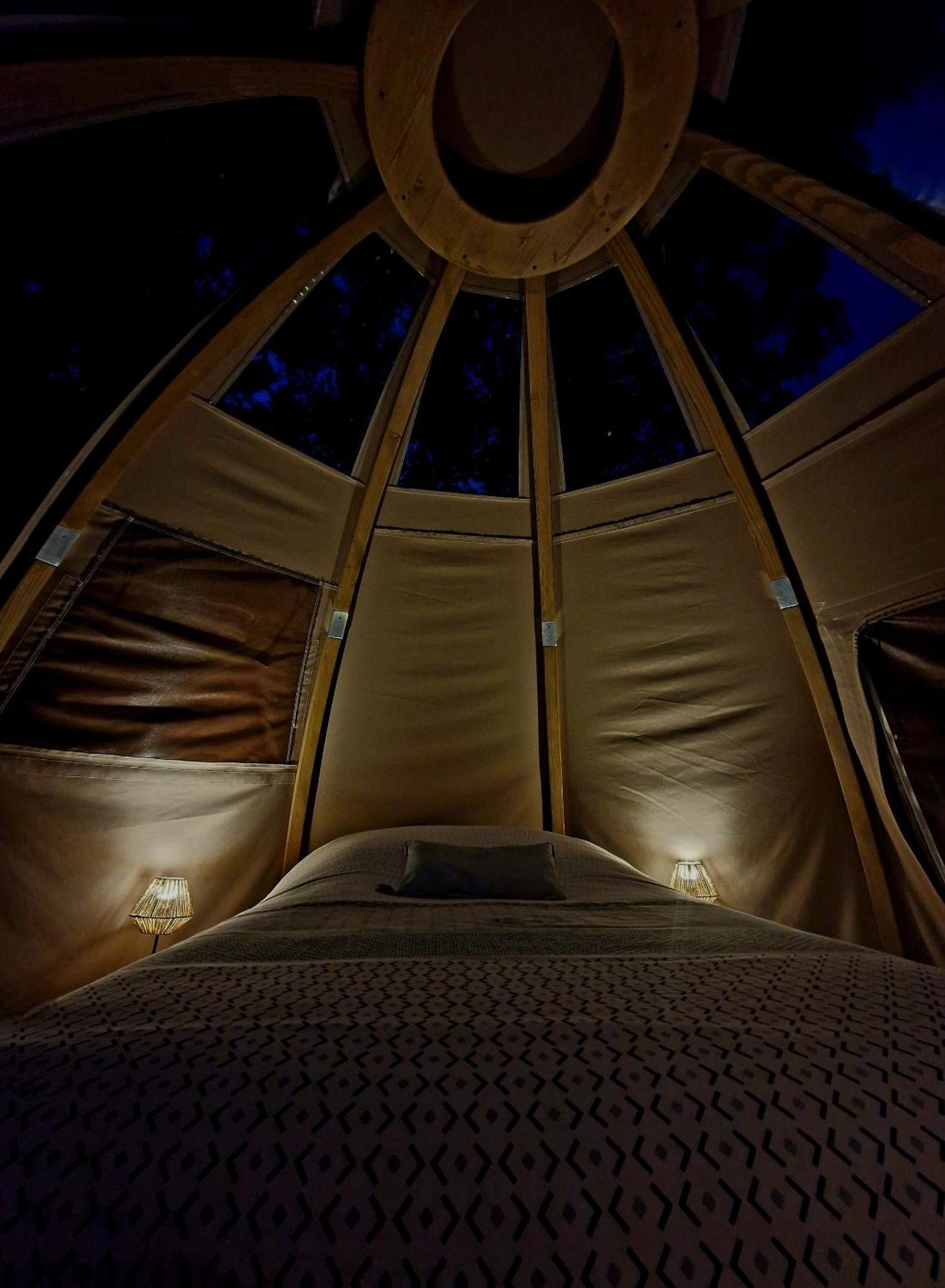 Les Nuits De Cassiopee Bed & Breakfast Sorde-lʼAbbaye Rom bilde
