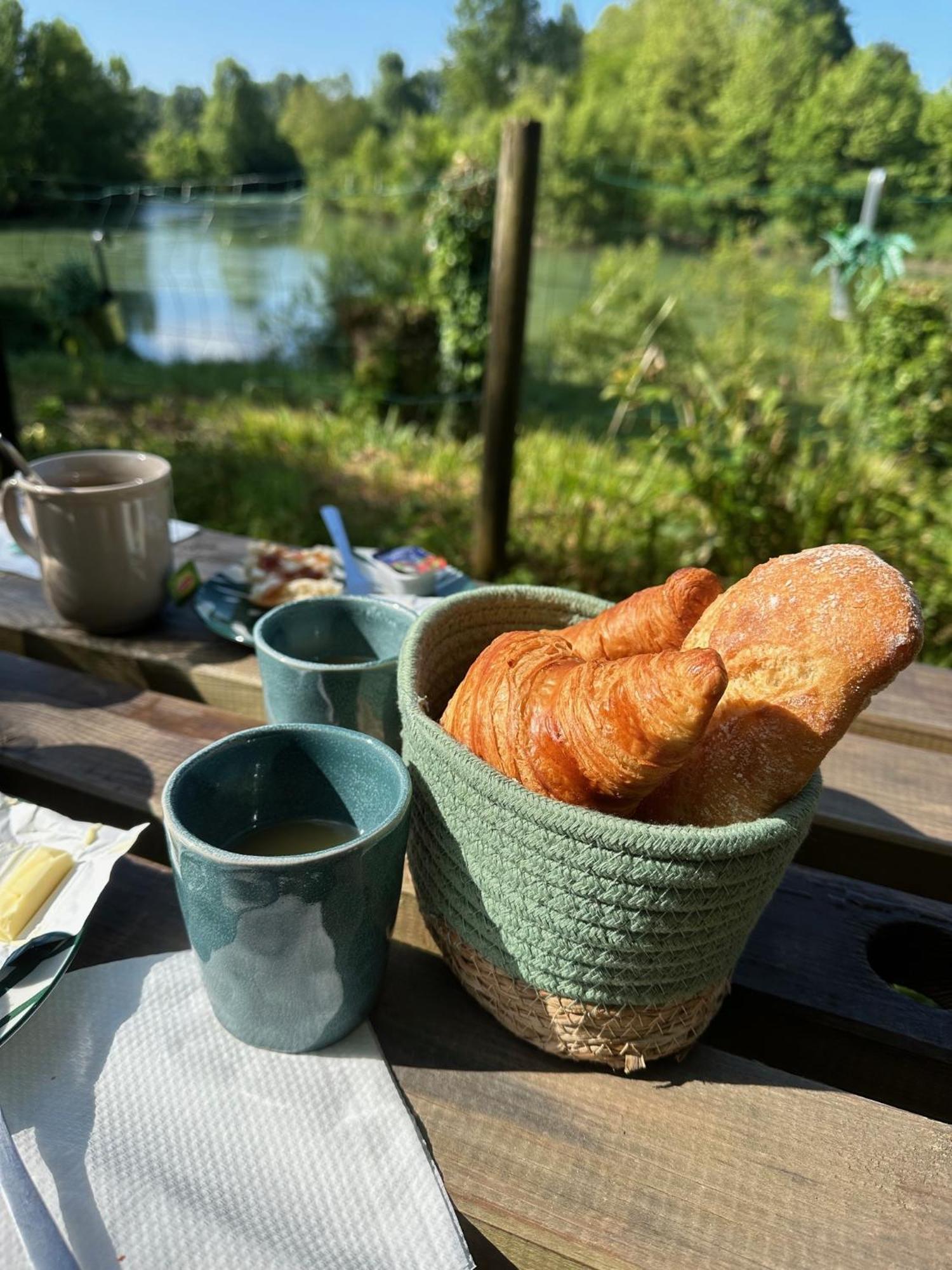 Les Nuits De Cassiopee Bed & Breakfast Sorde-lʼAbbaye Rom bilde