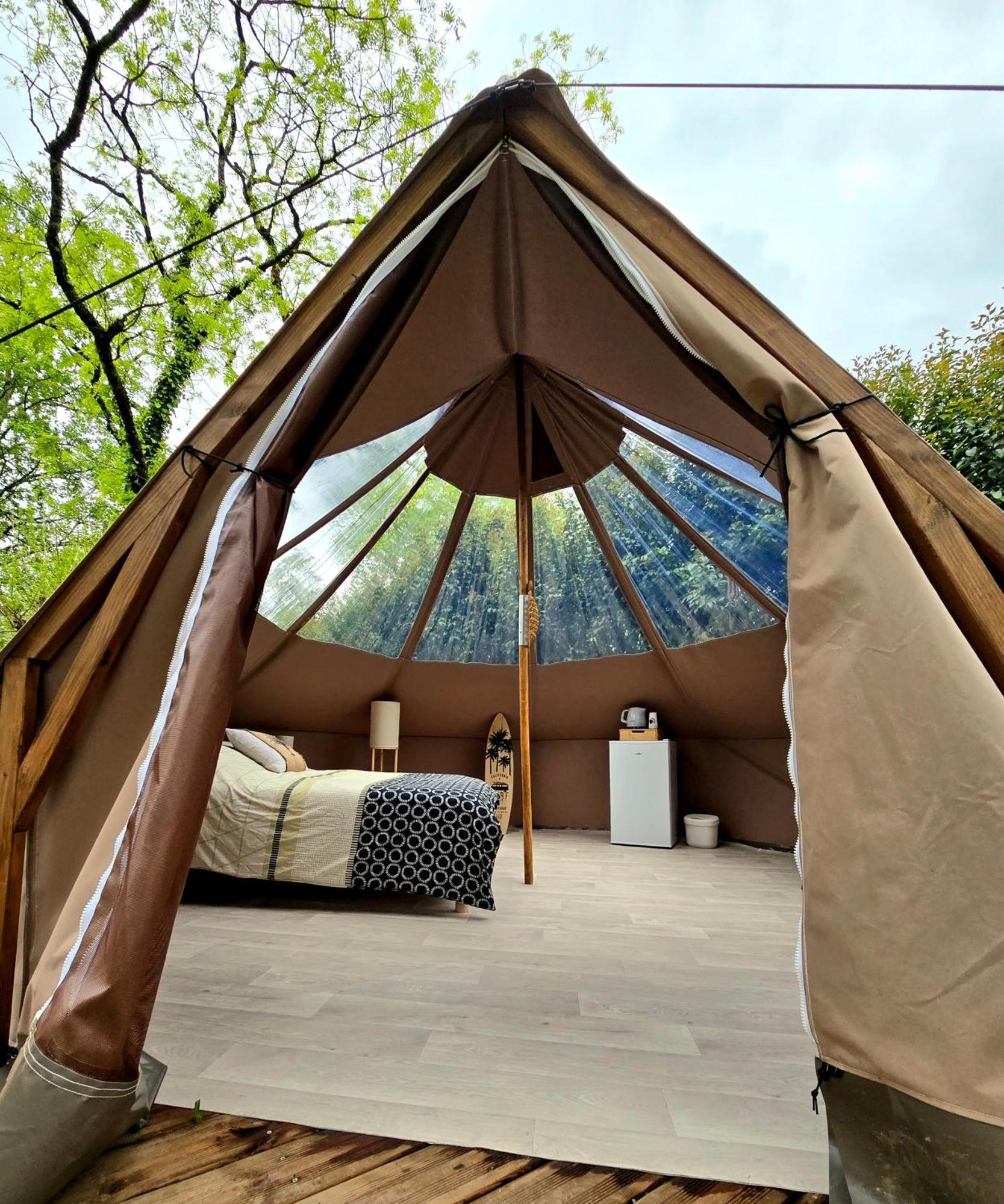 Les Nuits De Cassiopee Bed & Breakfast Sorde-lʼAbbaye Eksteriør bilde